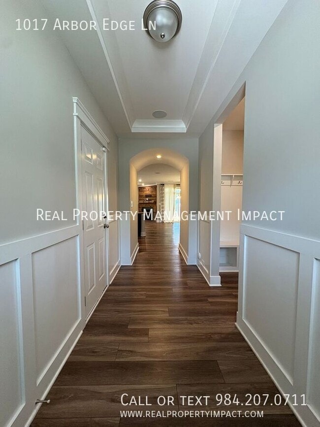 Building Photo - 1017 Arbor Edge Ln