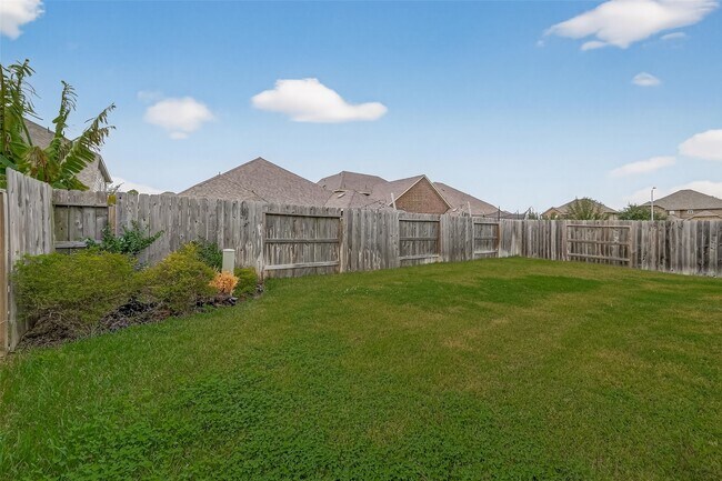 Building Photo - 20223 Sagebrush Hollow Dr