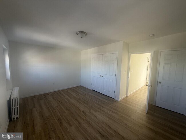 Building Photo - 101 Cedar Ave