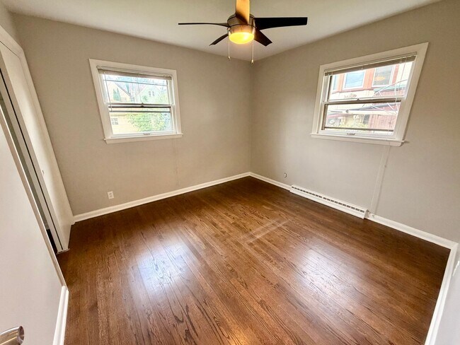 Building Photo - 2987 S Clement Ave