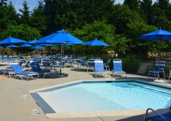 Building Photo - 3 Bed 3 Bath End Unit Townhome in Marsh Harbour Community of Downingtown