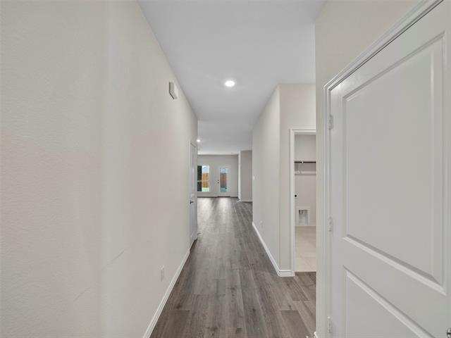 Building Photo - 10505 Breezeway Dr
