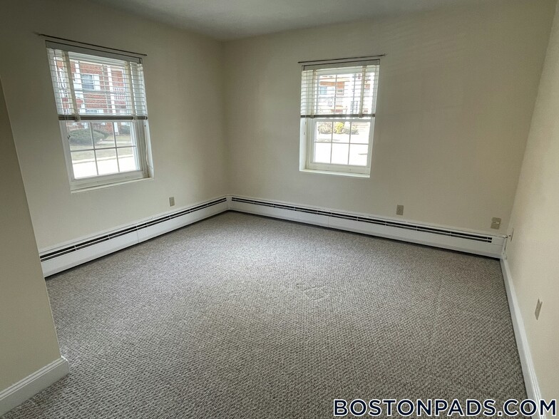 Building Photo - 3 Brattle Dr