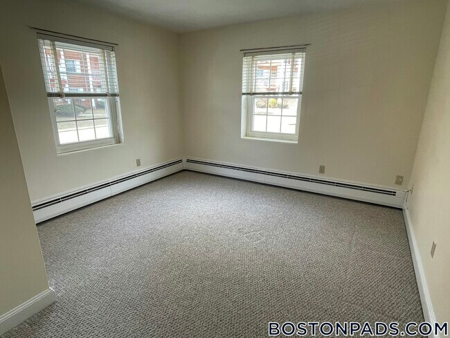 Building Photo - 3 Brattle Dr