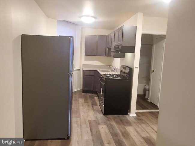 Building Photo - 2026 Mt Royal Terrace