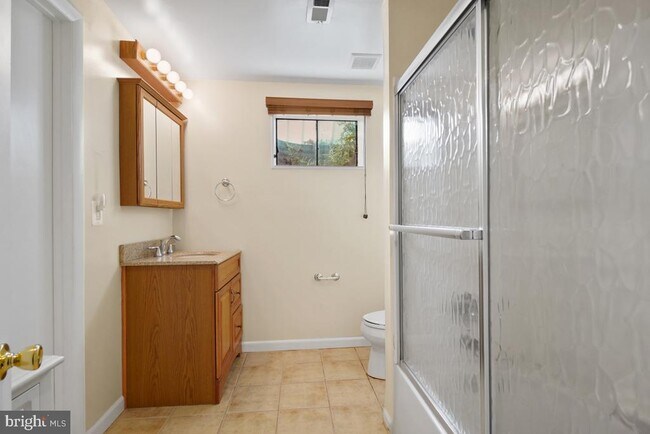 Building Photo - 12027 Devilwood Dr