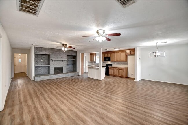 Building Photo - 17119 Bougainvilla Ln