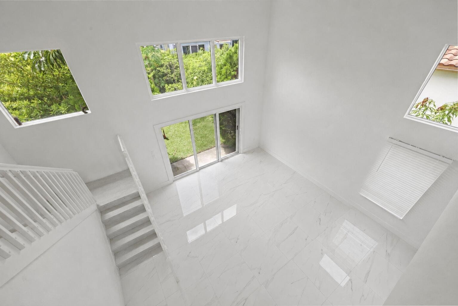Building Photo - 4734 NW 5th Ct