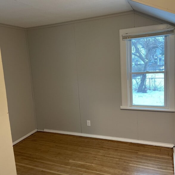 Building Photo - 378 Roycroft Dr