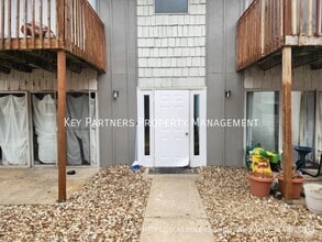 Building Photo - 128 Warner-3