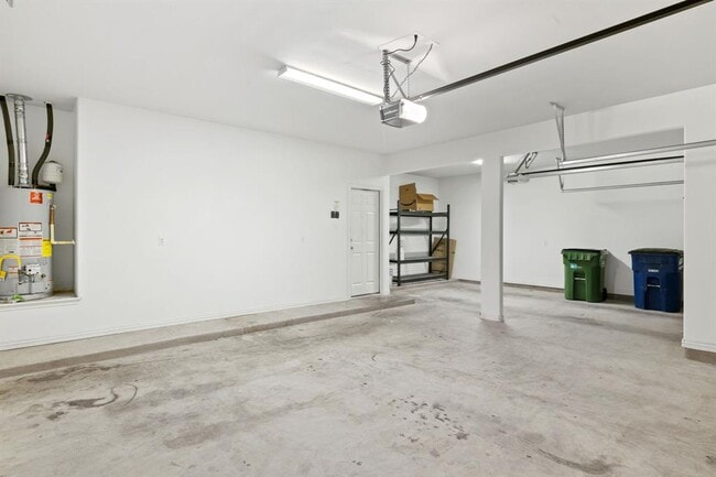 Building Photo - 221 Mandana St