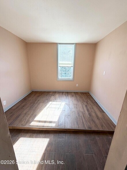 Building Photo - 19 Brook St