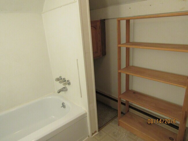 Building Photo - 402-apt1-4 Water St
