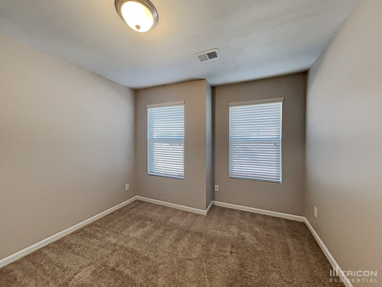 Building Photo - 2269 Wentworth Park Dr