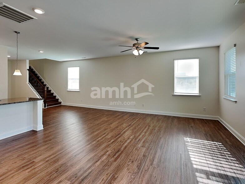 Building Photo - 6114 Rosemore Ln
