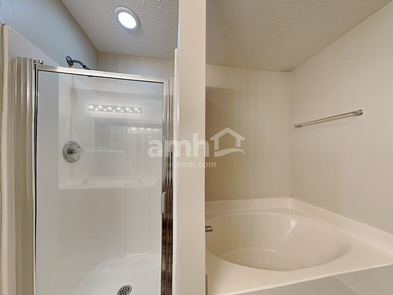 Building Photo - 1007 Rutherford Way