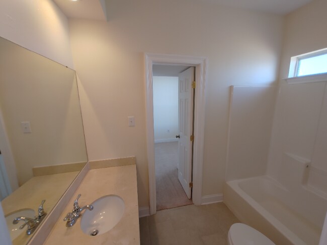 Building Photo - 118 Lakeview Dr