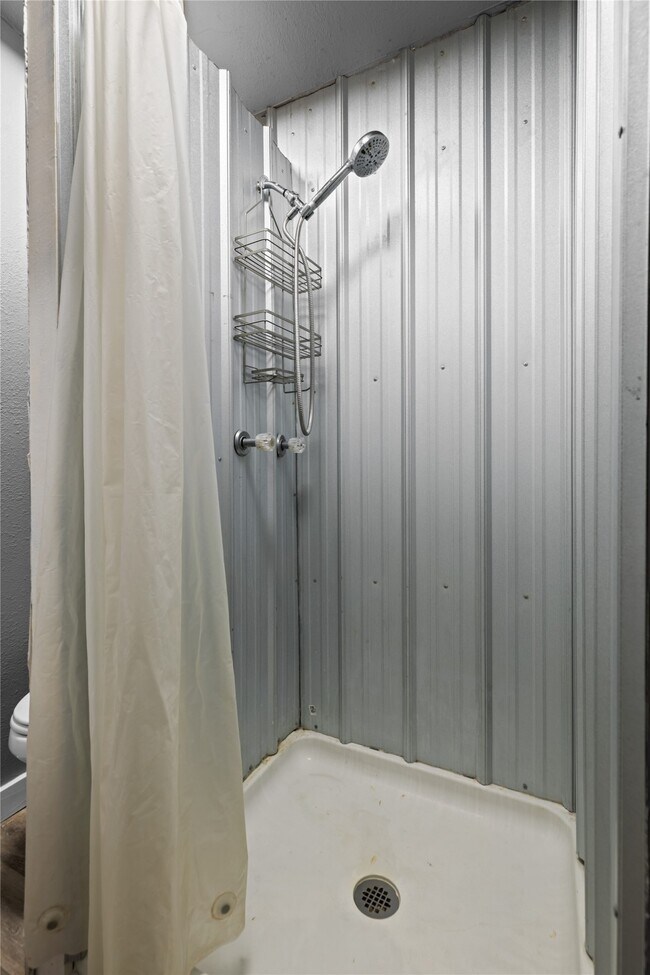 Building Photo - 1910 Stringtown Rd