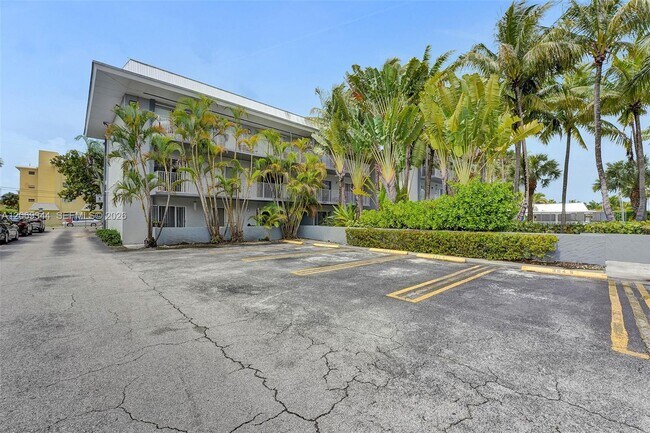 Building Photo - 7401 SW 82nd St