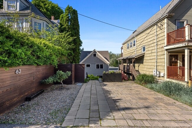 Building Photo - 62 Grampian Way