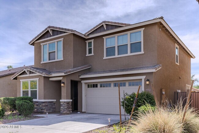 Building Photo - 9115 W Glenrosa Ave