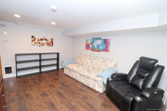 Building Photo - 111 Stearns St