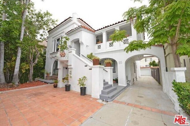 Primary Photo - 8679 W Olympic Blvd