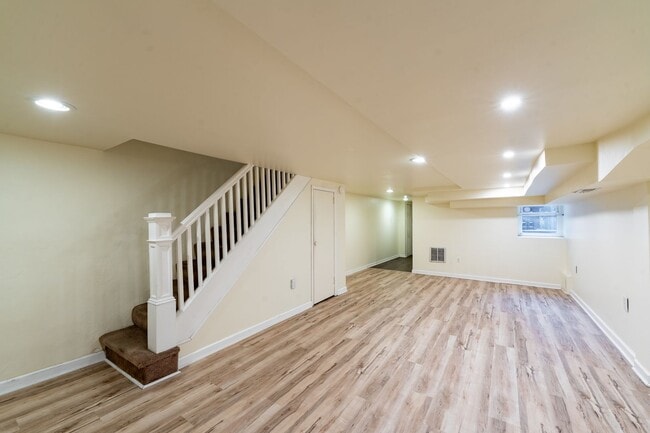 Building Photo - 3-Bedroom, 2-Bathroom in Brewers Hill