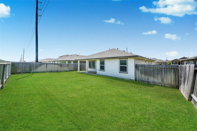 Building Photo - 14734 Sweetwater Dr