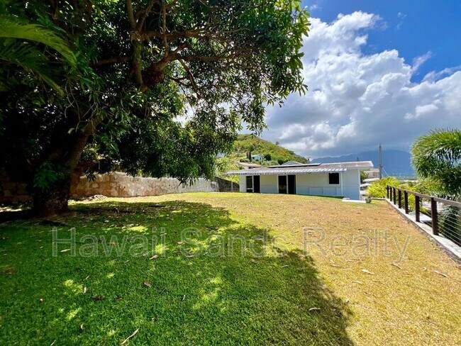 Building Photo - 44-123 Mikiola Dr