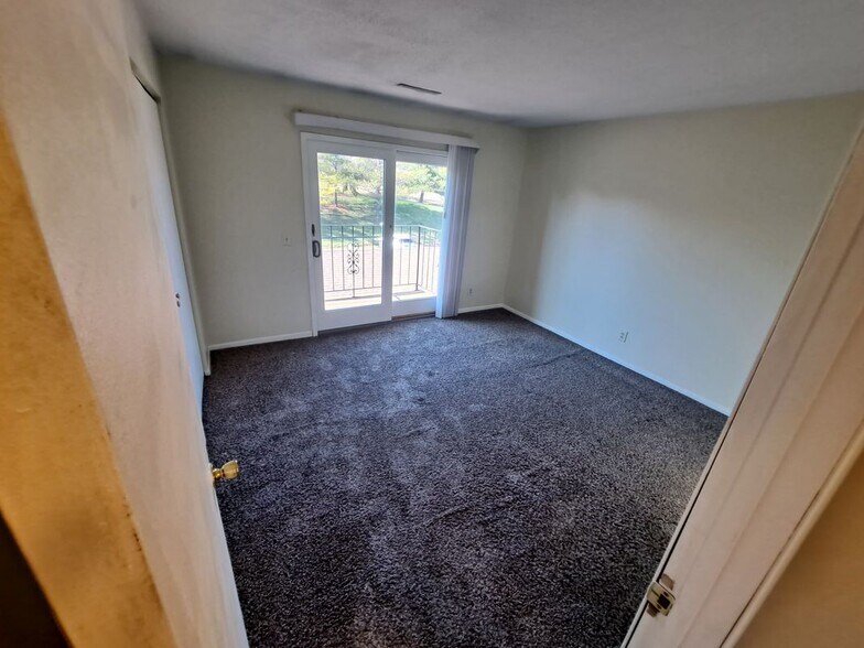 Building Photo - 2796 Willow Dr