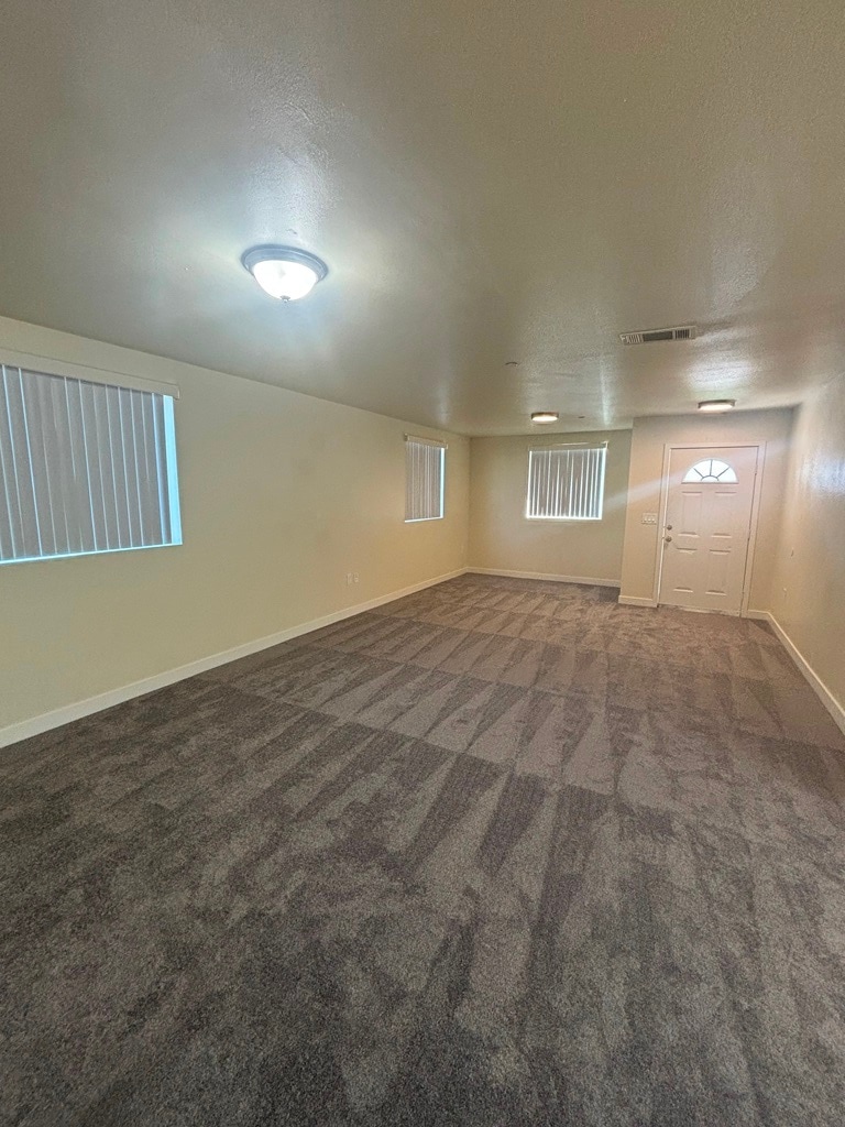 Building Photo - 347 E 107th St