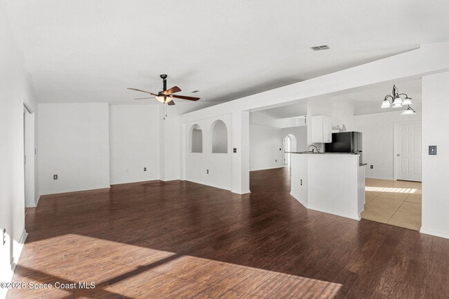 Building Photo - 4426 Four Lakes Dr