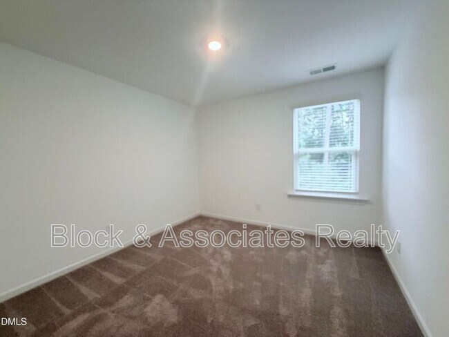 Building Photo - 611 Contento Ct