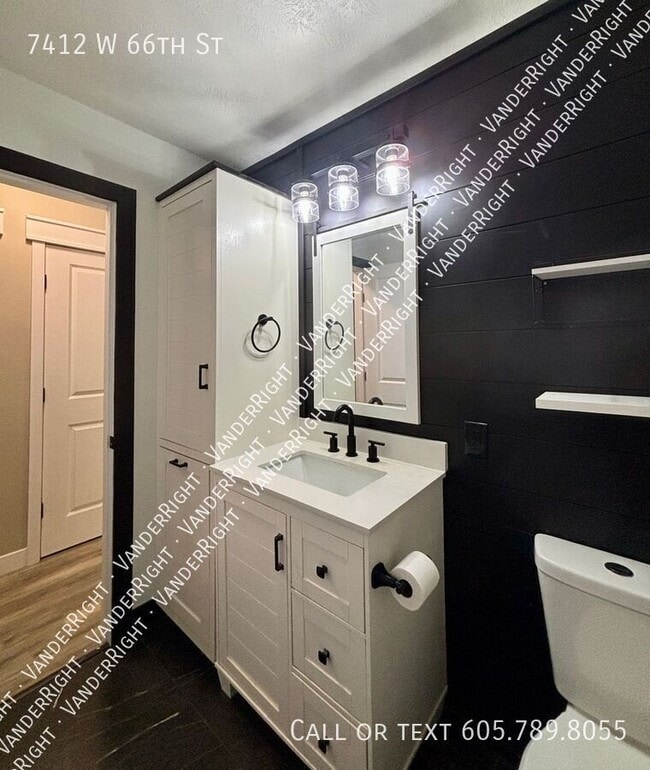 Building Photo - 7412 W 66th St