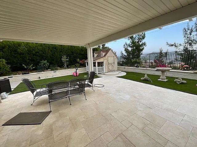 Building Photo - Immaculate 5-Bedroom Executive Home in Desirable Plum Canyon
