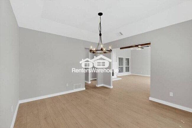 Building Photo - Renovated home in Plano Ready to Be Your Home