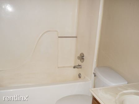 Building Photo - 3 br, 1 bath House - 637 S Miller Rd