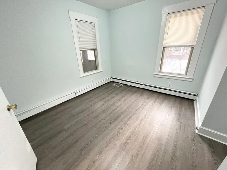 Building Photo - 39 Shepard St