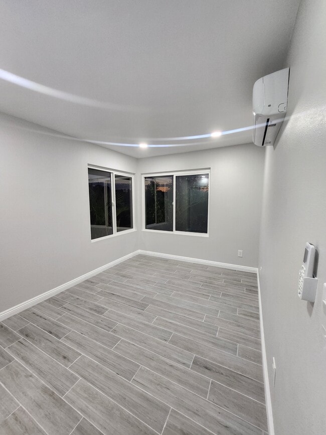 Building Photo - 7415 Laurel Ave