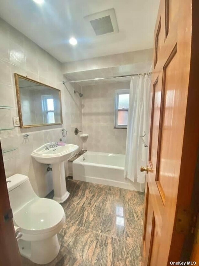 Building Photo - 77-11 168th St