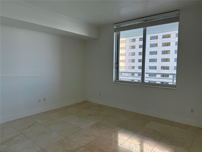 Building Photo - 335 S Biscayne Blvd