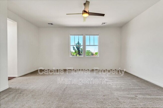 Building Photo - 2734 S Santa Rita