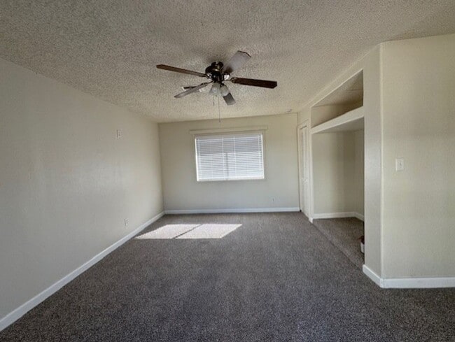 Building Photo - 4BR plus Bonus Room, 4 BA incls  Fully Furnished Casita, Garage, Colorado River!!