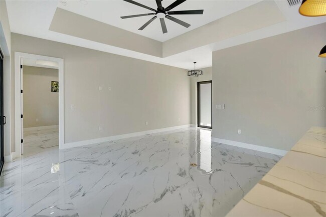 Building Photo - 212 Fairway Rd