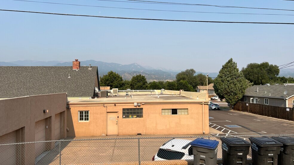 Backyard view - 1116 E Fountain Blvd