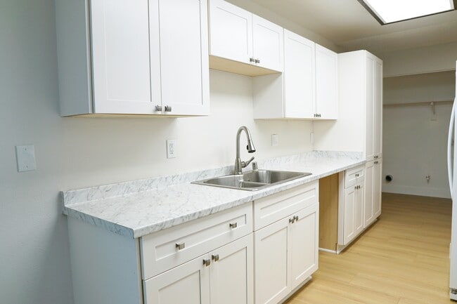Building Photo - 51815 Avenida Martinez