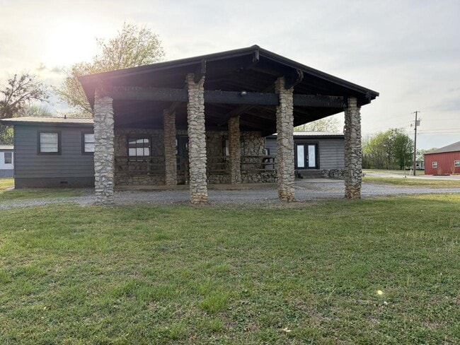 Building Photo - 17822 S Bryant Rd