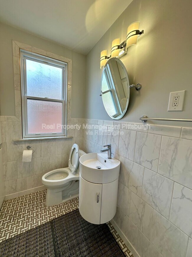 Building Photo - 5738 Melvin St