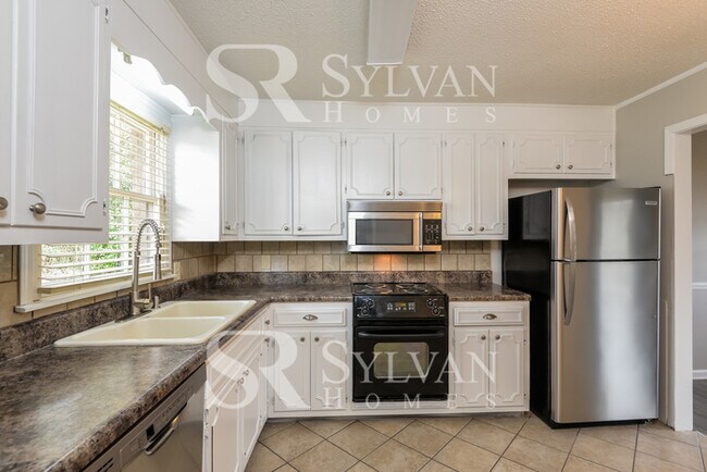 Building Photo - Coming HOME never felt so good!